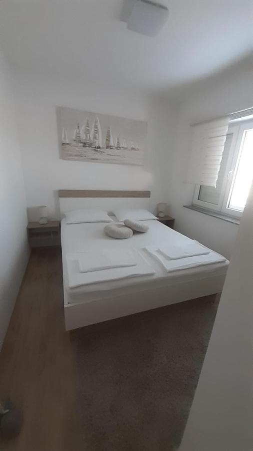 Apartmani Lucija Povljana Exterior foto
