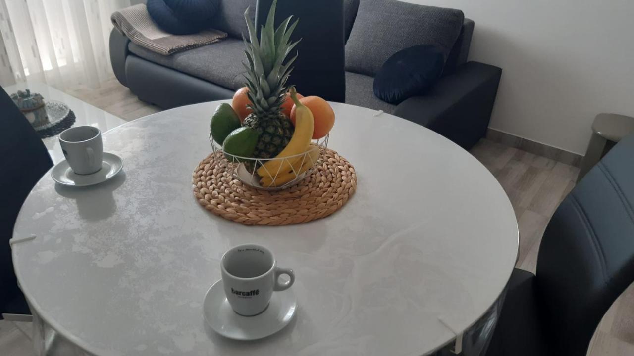 Apartmani Lucija Povljana Exterior foto