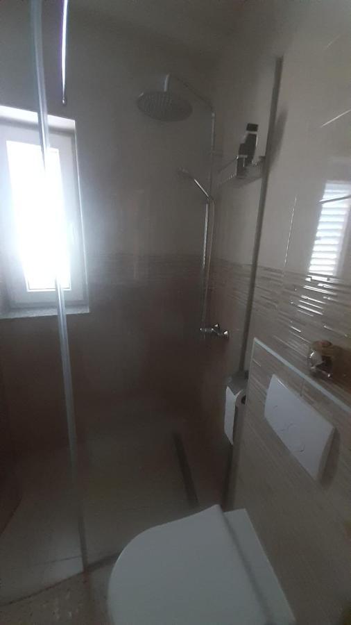 Apartmani Lucija Povljana Exterior foto