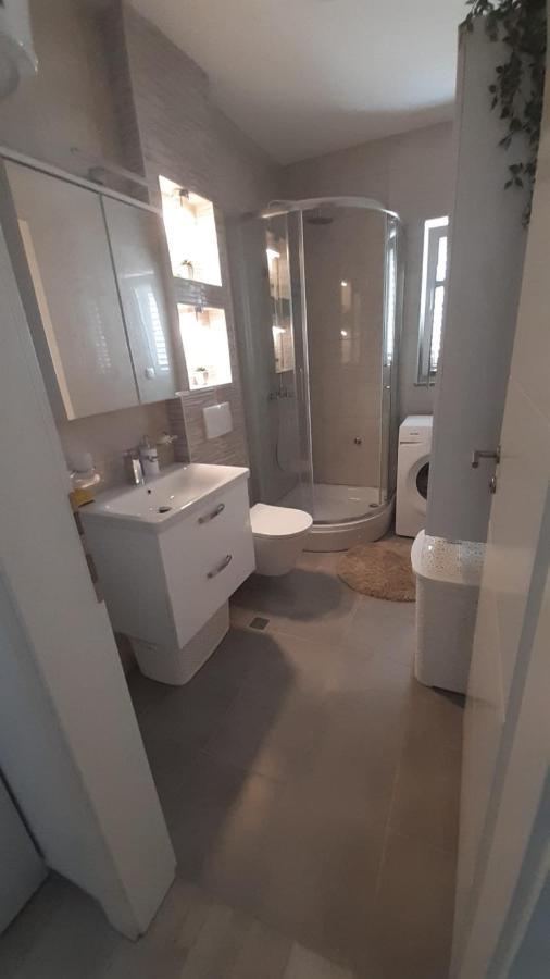 Apartmani Lucija Povljana Exterior foto